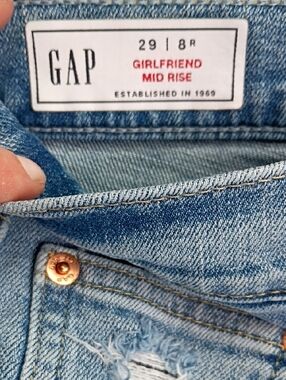 GAP Girlfriend Mid Rise Jeans - Light Blue Wash NWOT
